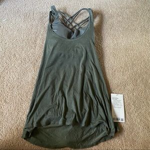 NWT Lululemon Tied in Energy 2-in-1 Tank Grey Sage / White / Grey Sage Size 4